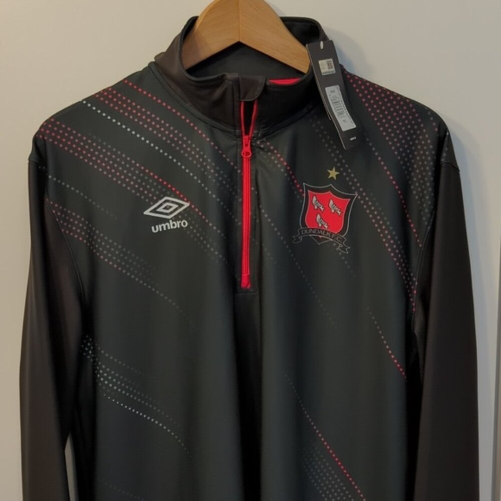 Dundalk FC NWT Umbro Official Players Warm Up Quarter Zip L